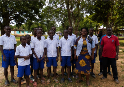 Children together outdoors at Klatan