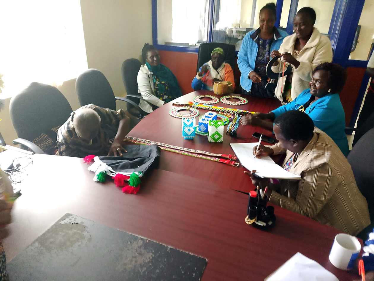 Beadwork community program at Klatan